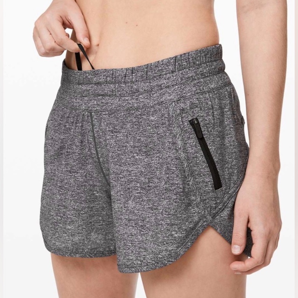 Lululemon Tracker Short V 4” Heather Lux Black Sz 6 Running Shorts Zip Pocket